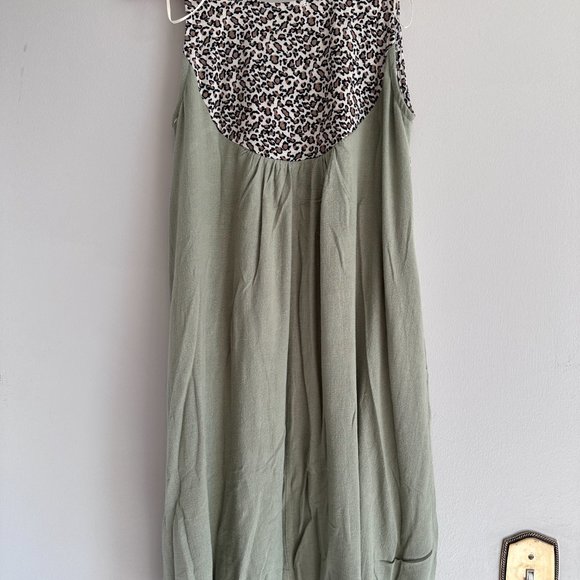 Umgee NWT Sage Leopard Front Pocket Linen-Blend Sleeveless Dress MEDIUM - Picture 3 of 6